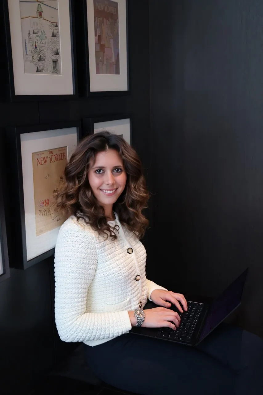 Alexandra Linder Diaz working on a case