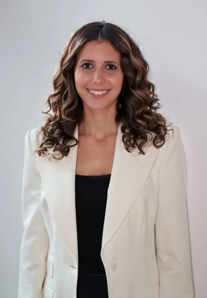 Alexandra Linder Diaz meeting with a client